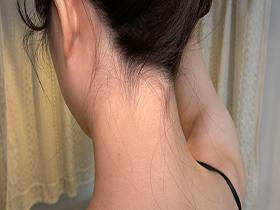 素人娘の全裸図鑑26　今時の女の子12名が恥らいながら脱衣していく様子をじっくり撮影した、変態紳士のためのヘアヌードコレクション　サンプル画像10